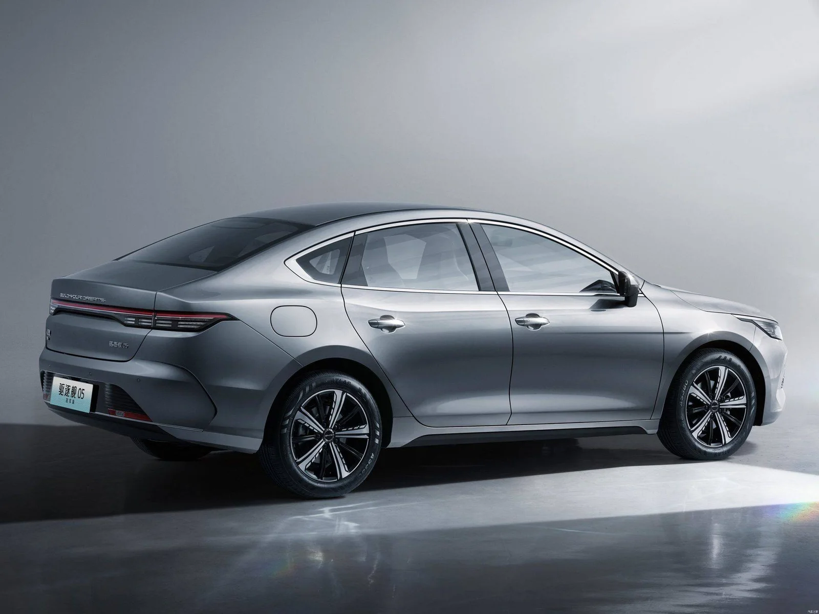 بي واي دي ديستروير 05 2025 التصميم الخارجي 